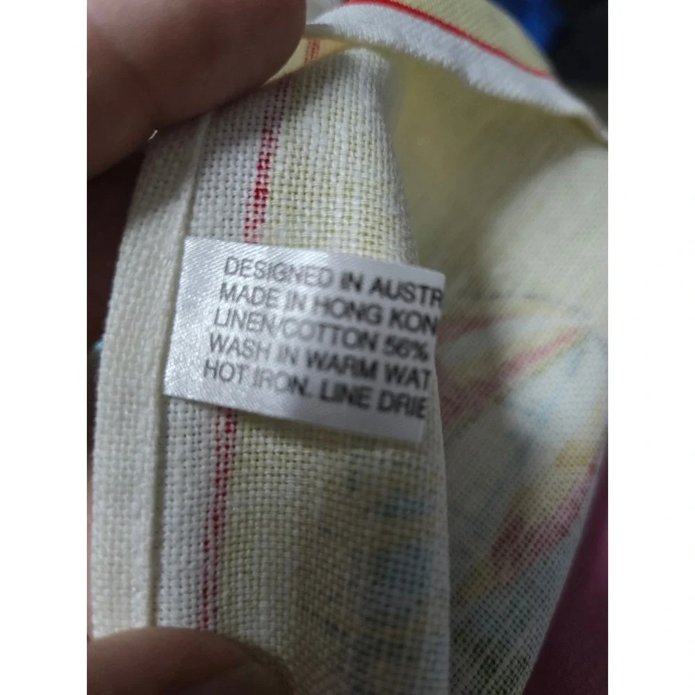 Unique Australian tea towel, 19x30,Bright‎ Colors excellent condition ships fast
